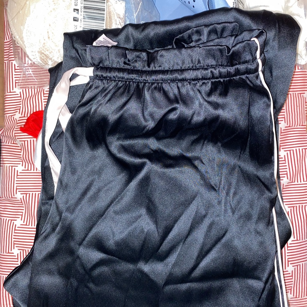 Victoria’s Secret long sleep bottoms